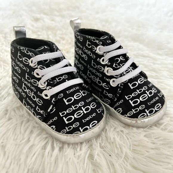 bebe Baby Crib Sneakers Size 2 (3-6 months) - Picture 3 of 11